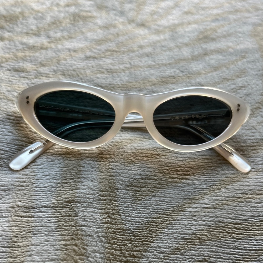 Stylish Pearl White Fly Girls Cat-Eye Sunglasses